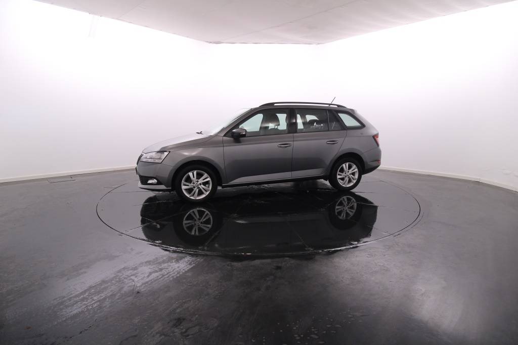 skoda-fabia-2022-gasolina-999cc