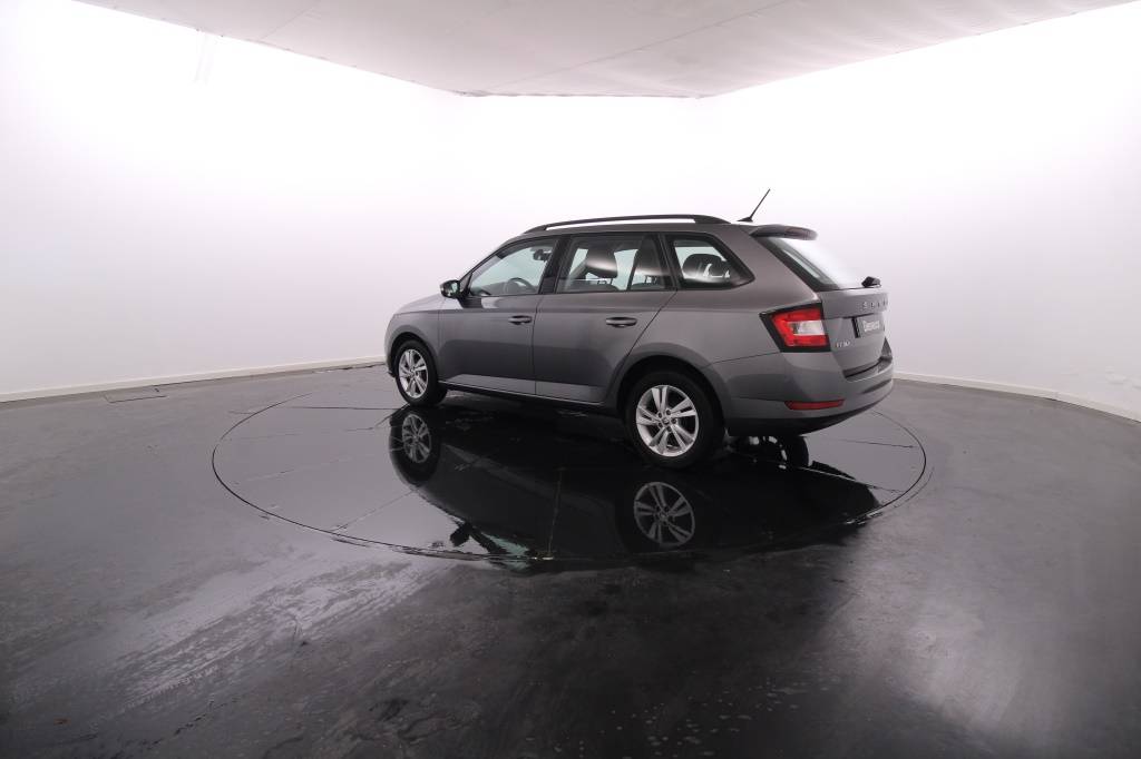 skoda-fabia-2022-gasolina-999cc