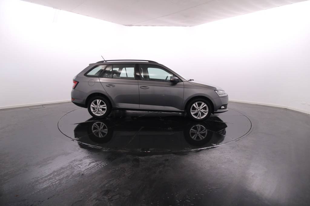 skoda-fabia-2022-gasolina-999cc