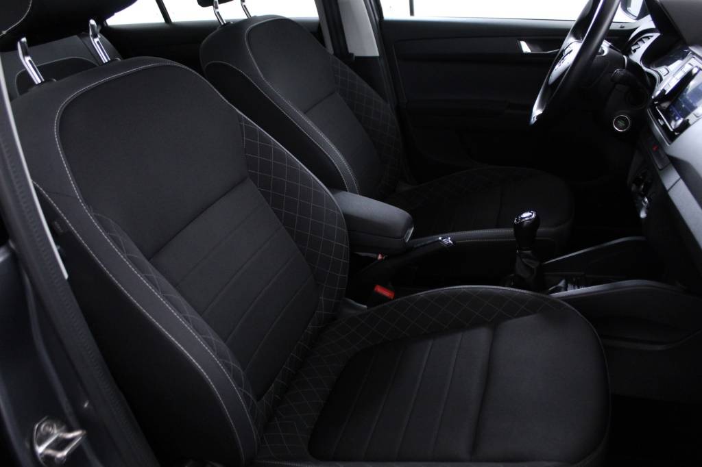 skoda-fabia-2022-gasolina-999cc