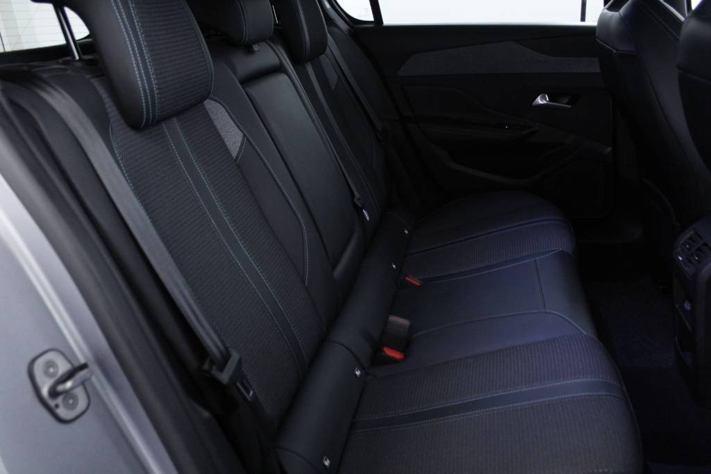 peugeot-308-2022-diesel-1499cc