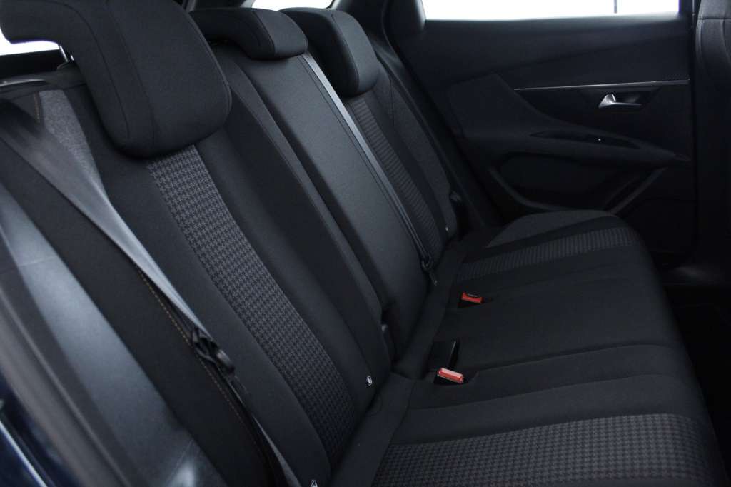 peugeot-3008-2022-diesel-1499cc