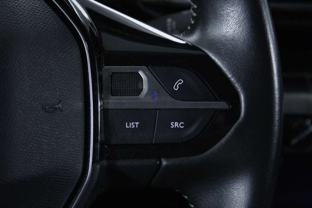 peugeot-3008-2022-diesel-1499cc