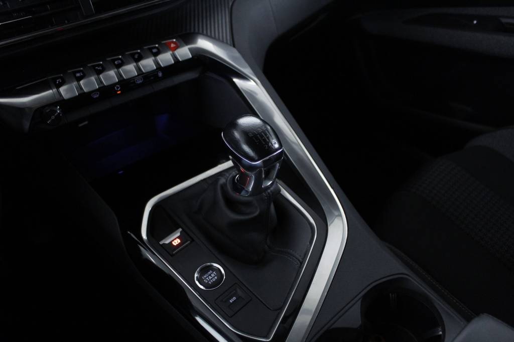 peugeot-3008-2022-diesel-1499cc