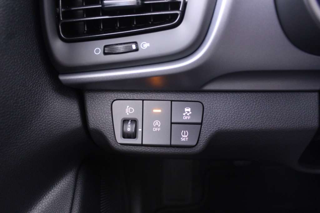 kia-stonic-2024-gasolina-1197cc