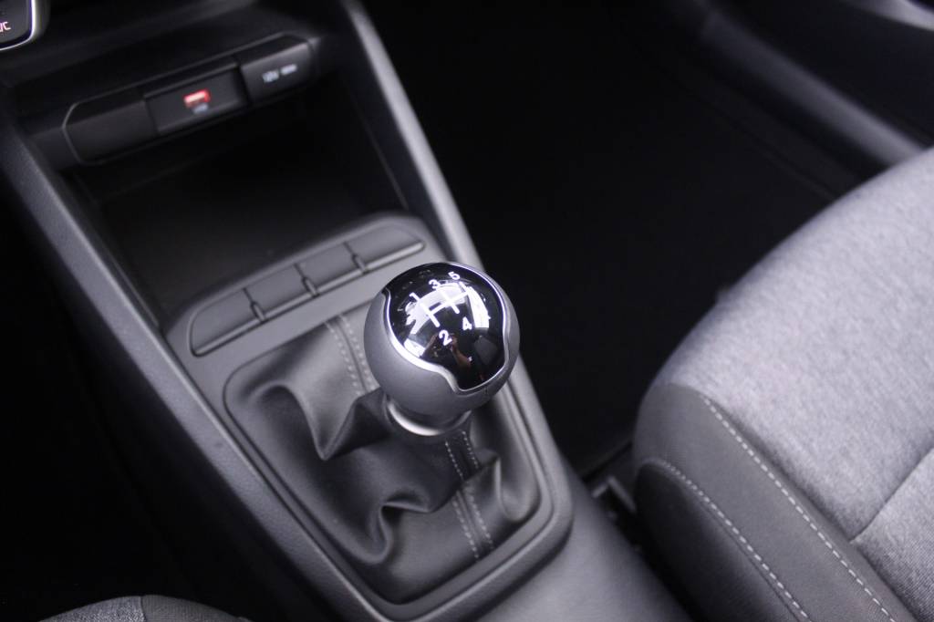 kia-stonic-2024-gasolina-1197cc