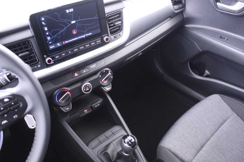 kia-stonic-2024-gasolina-1197cc