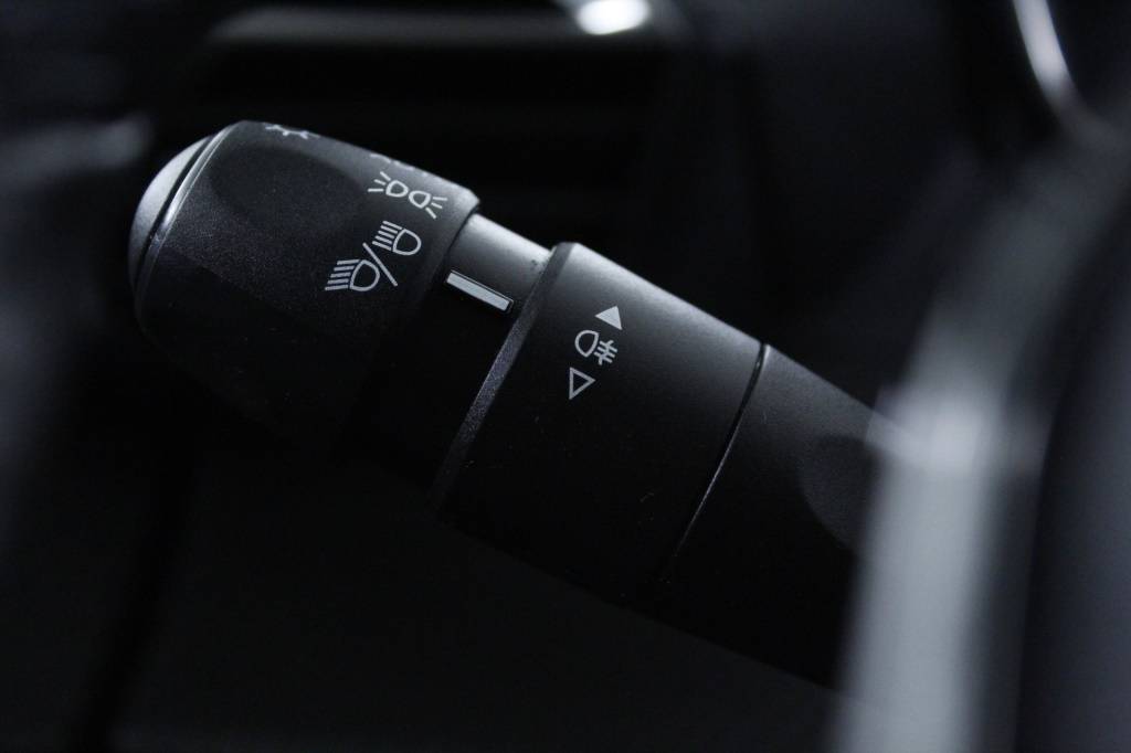 peugeot-2008-2024-gasolina-1199cc