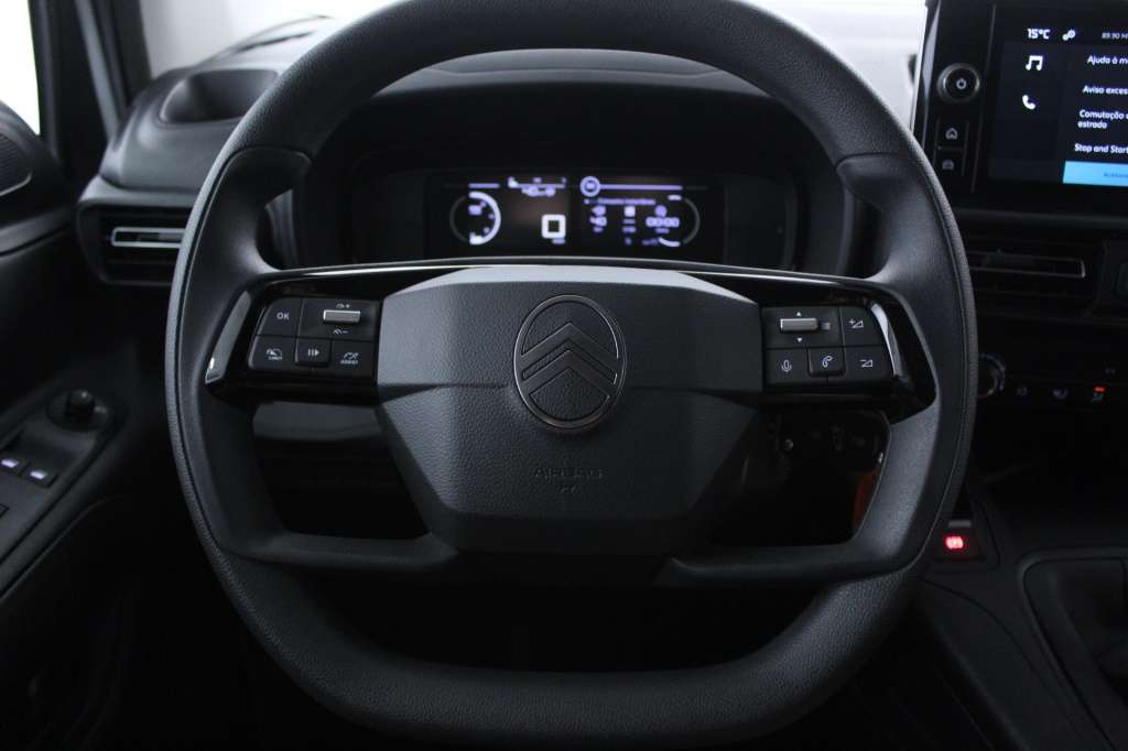 citroen-berlingo-2024-diesel-1499cc