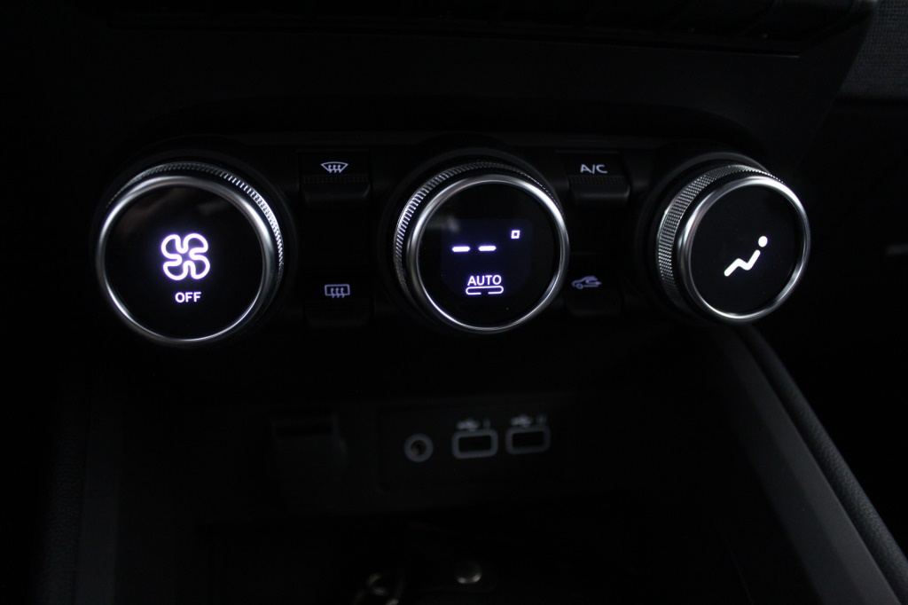 mitsubishi-colt-2024-gasolina-999cc