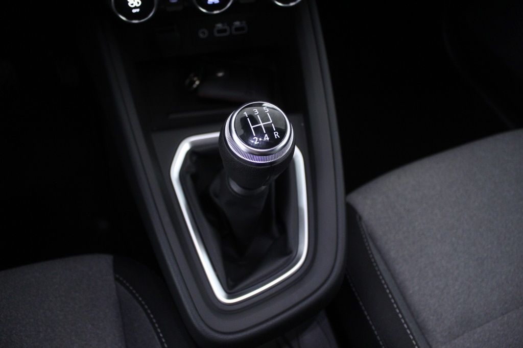mitsubishi-colt-2024-gasolina-999cc
