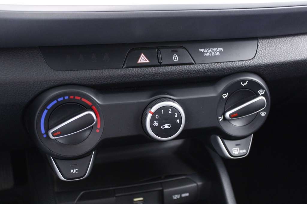 kia-stonic-2022-gasolina-1197cc