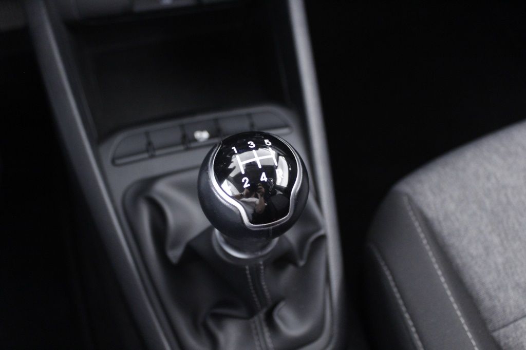 kia-stonic-2022-gasolina-1197cc