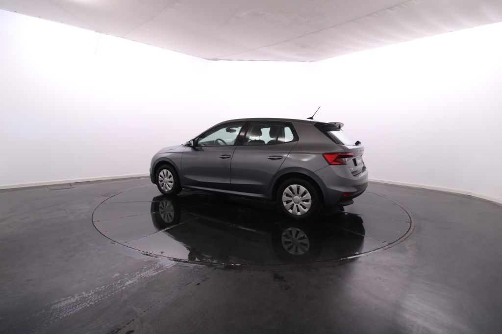 skoda-fabia-2023-gasolina-999cc