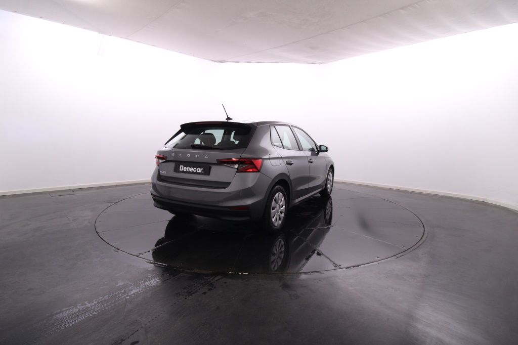 skoda-fabia-2023-gasolina-999cc