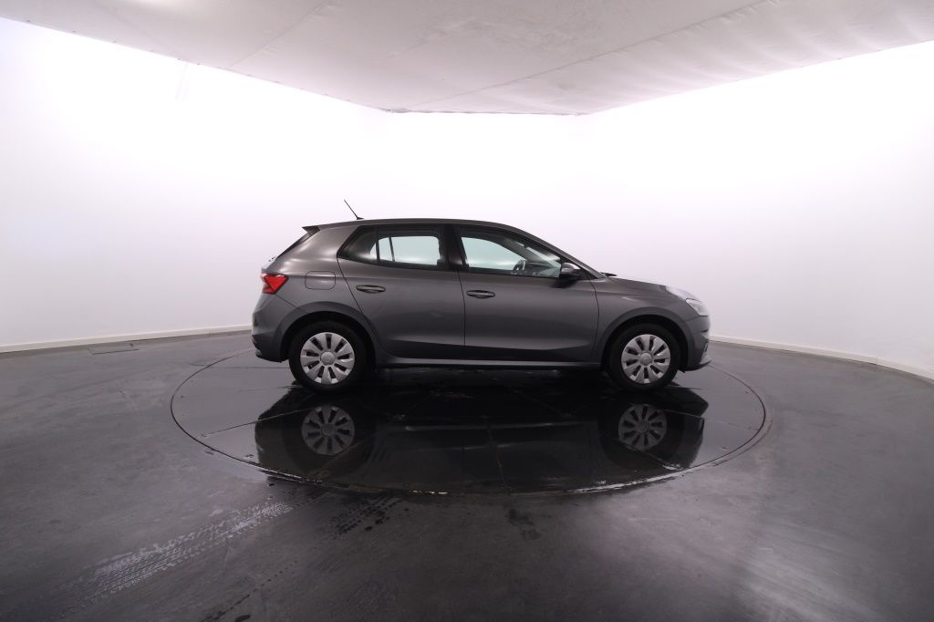 skoda-fabia-2023-gasolina-999cc
