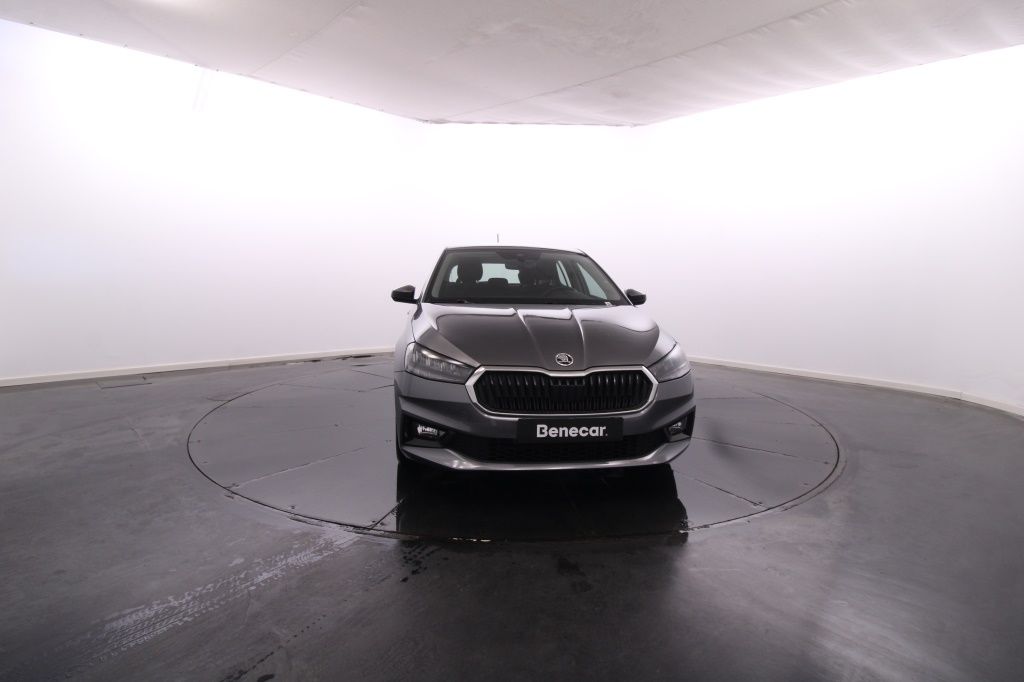 skoda-fabia-2023-gasolina-999cc