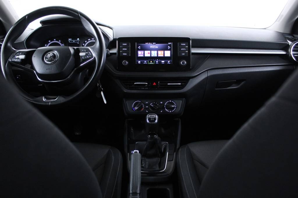 skoda-fabia-2023-gasolina-999cc