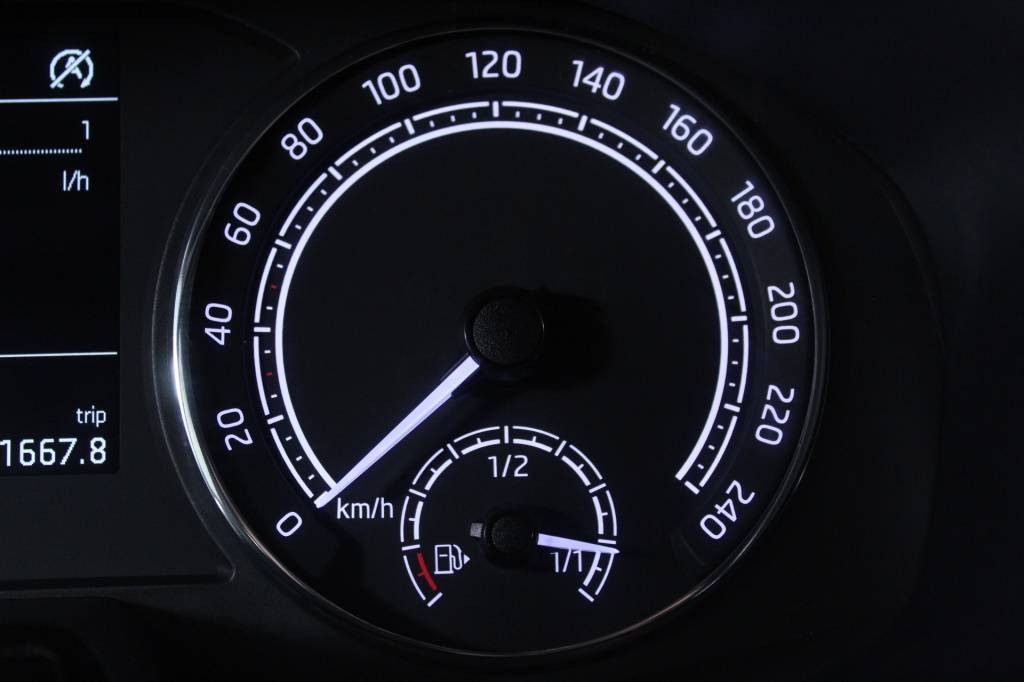 skoda-fabia-2023-gasolina-999cc