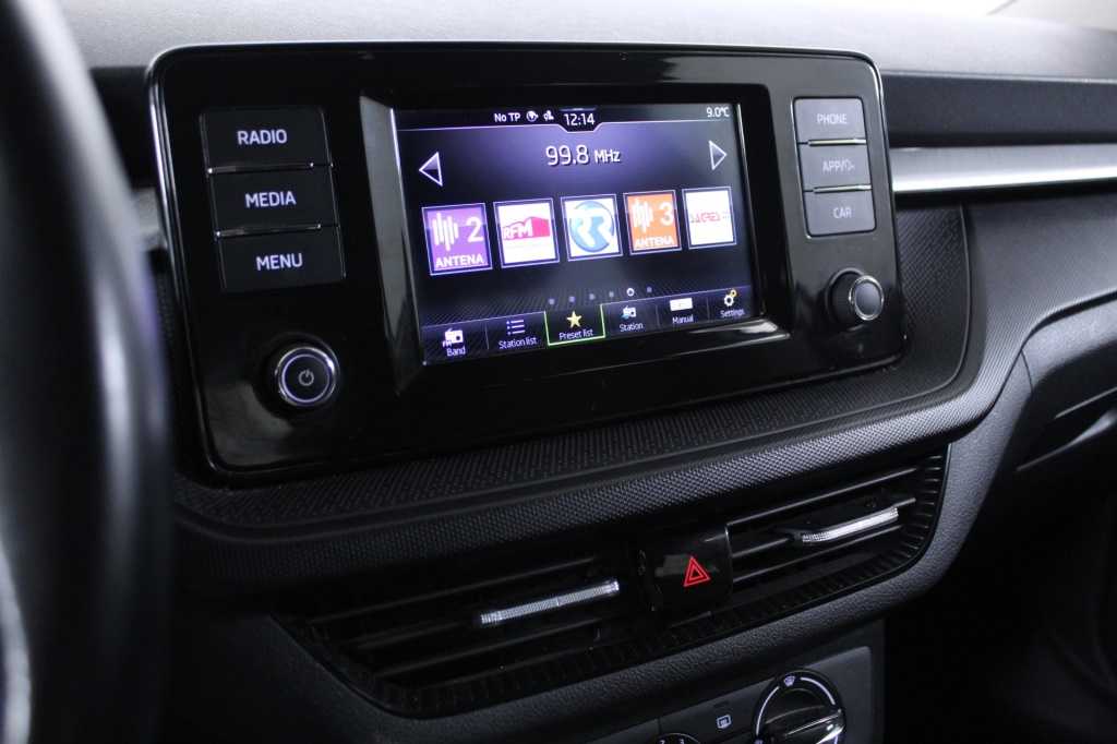 skoda-fabia-2023-gasolina-999cc
