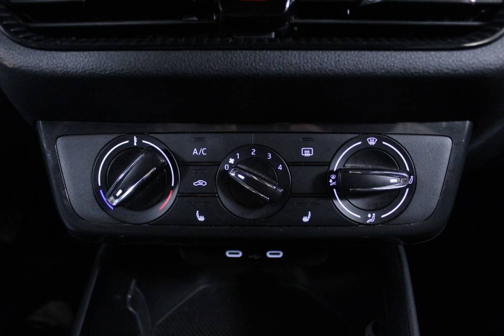 skoda-fabia-2023-gasolina-999cc