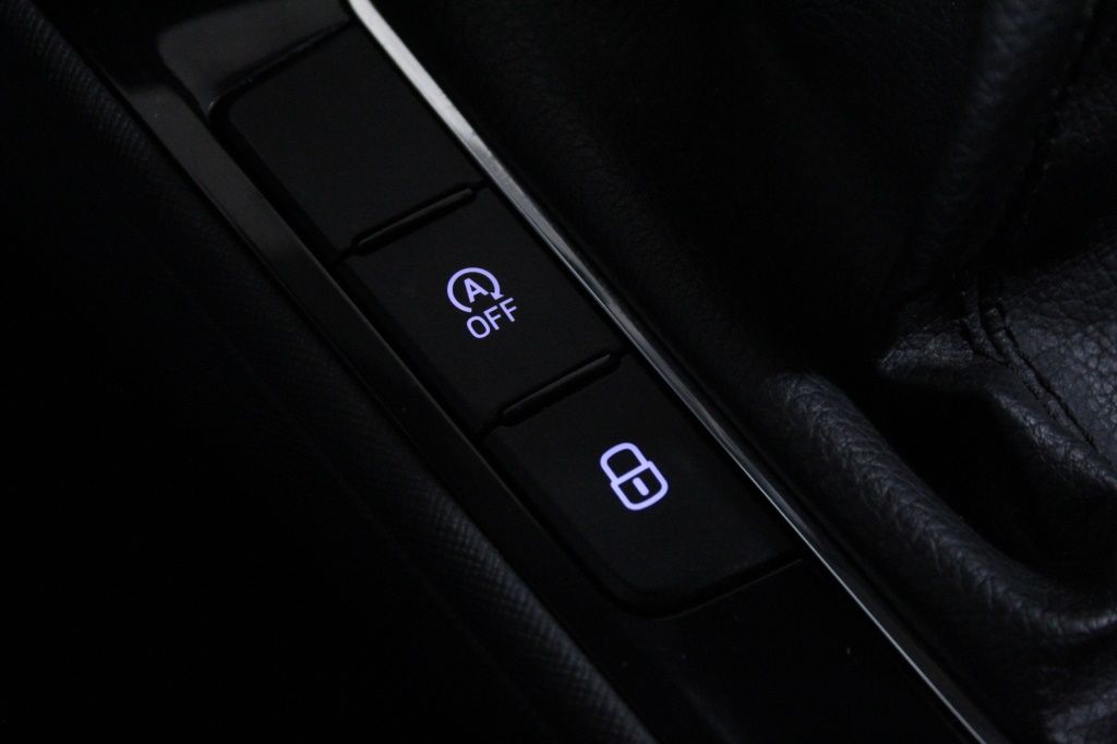 skoda-fabia-2023-gasolina-999cc