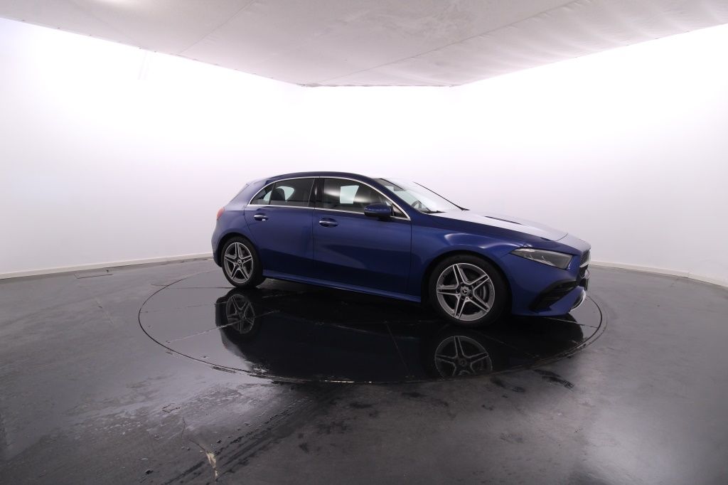 mercedes-benz-classe-a-2024-hibrido-1332cc