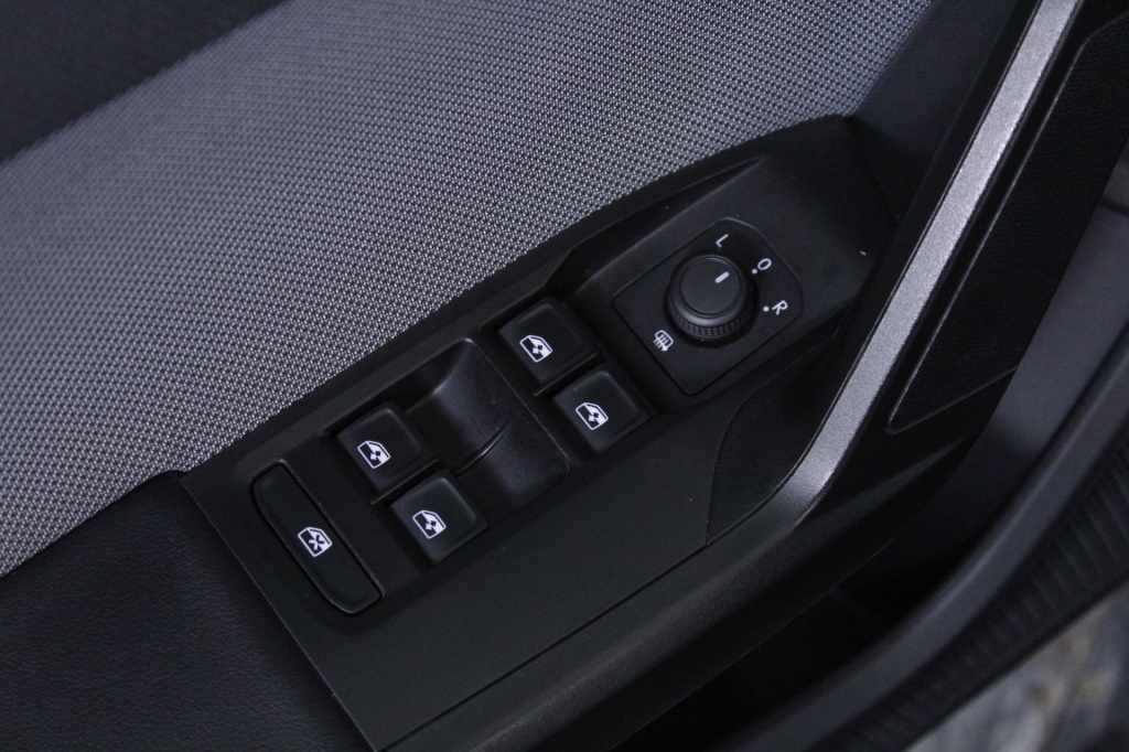 seat-leon-st-2024-gasolina-999cc