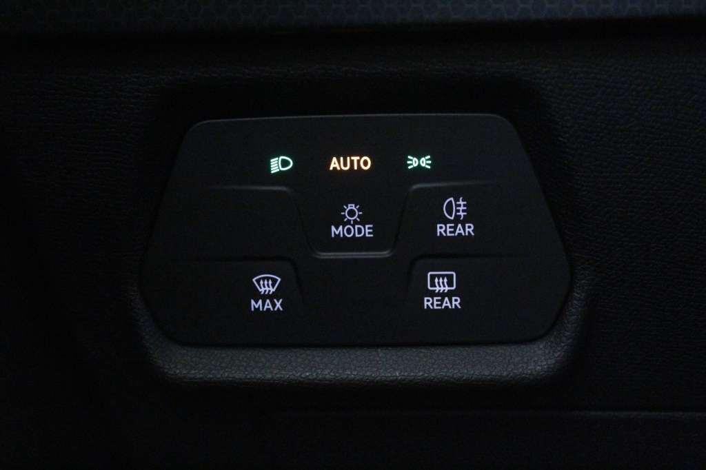 seat-leon-st-2024-gasolina-999cc