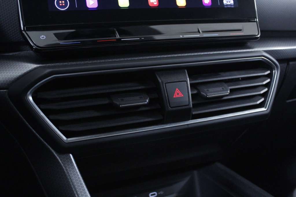 seat-leon-st-2024-gasolina-999cc