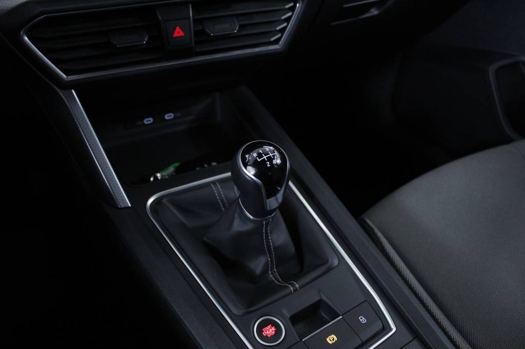 seat-leon-st-2024-gasolina-999cc