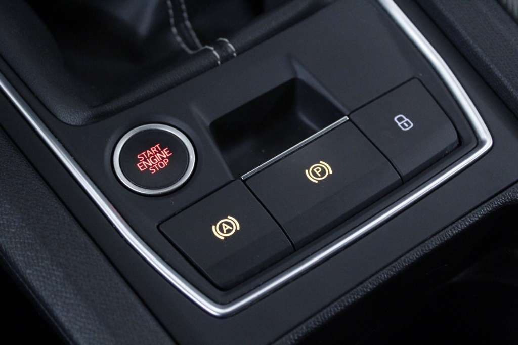 seat-leon-st-2024-gasolina-999cc