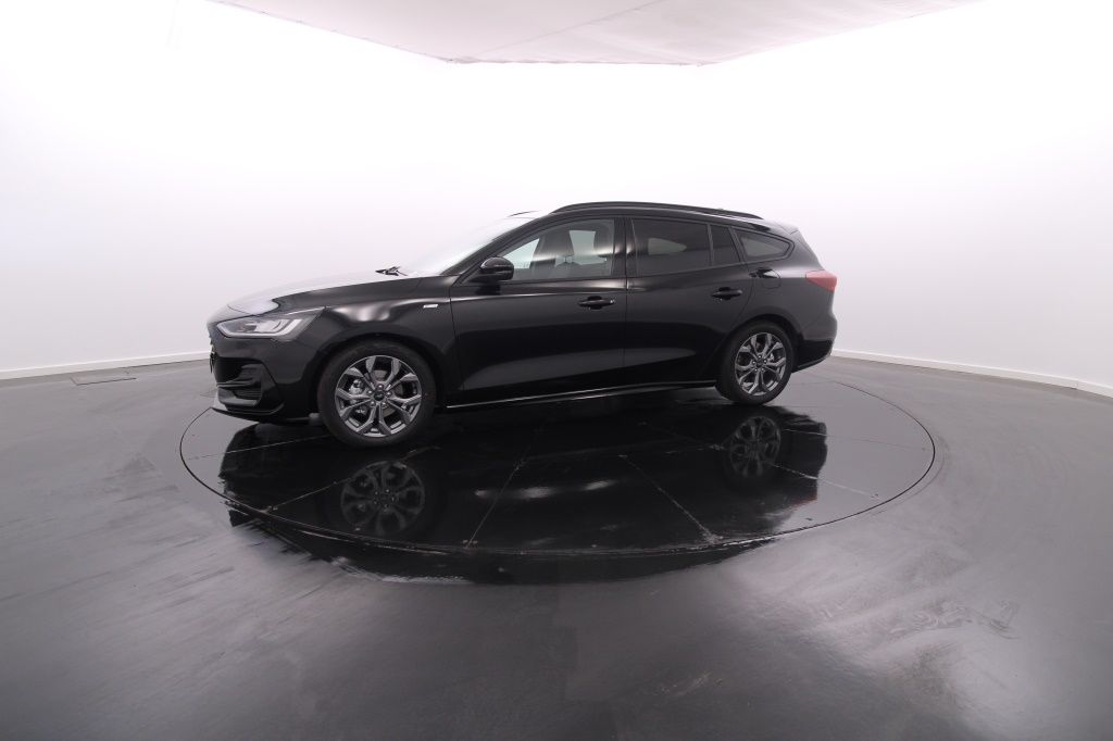 ford-focus-sw-2023-diesel-1499cc