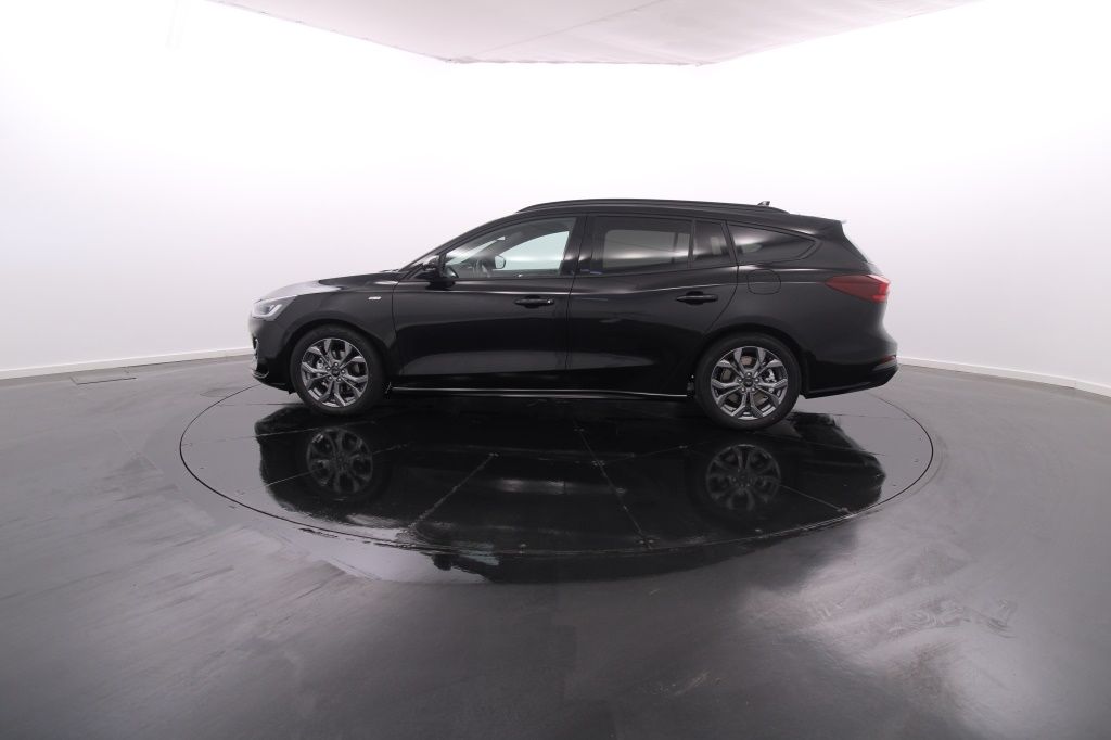 ford-focus-sw-2023-diesel-1499cc