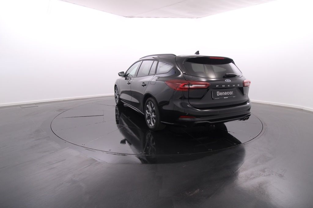 ford-focus-sw-2023-diesel-1499cc