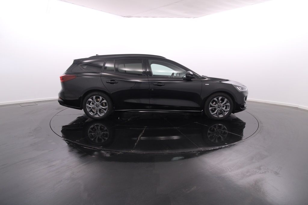 ford-focus-sw-2023-diesel-1499cc
