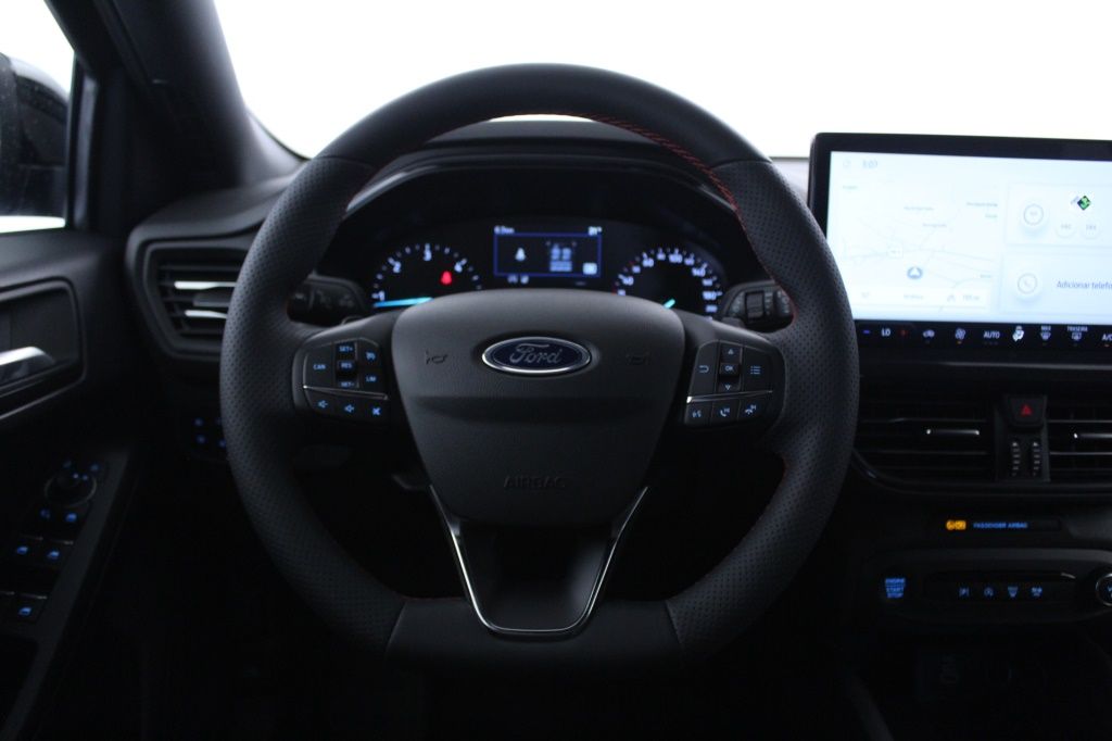 ford-focus-sw-2023-diesel-1499cc
