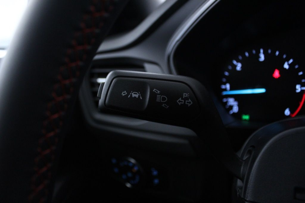 ford-focus-sw-2023-diesel-1499cc