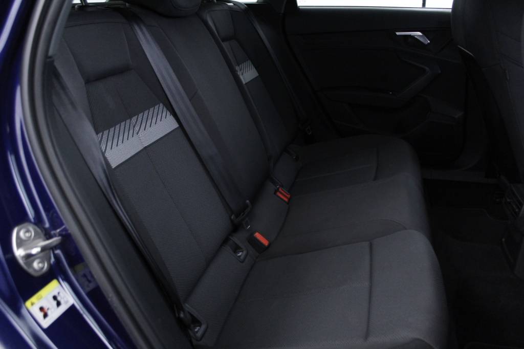 audi-a3-sportback-2024-hibrido-999cc