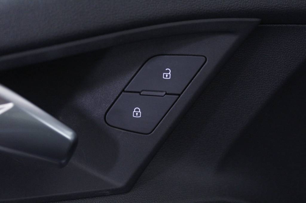 audi-a3-sportback-2024-hibrido-999cc
