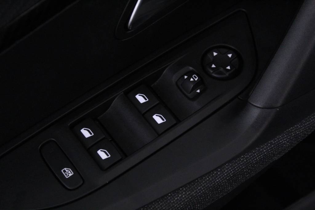 peugeot-2008-2025-gasolina-1199cc