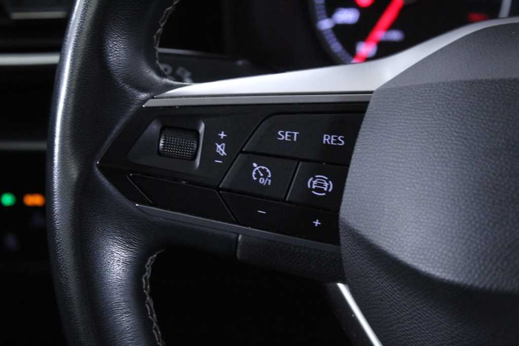 seat-leon-2022-gasolina-999cc
