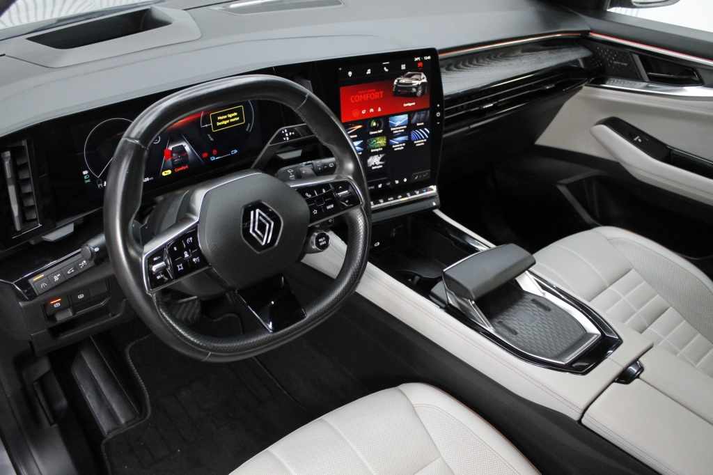 renault-espace-2024-hibrido-1199cc