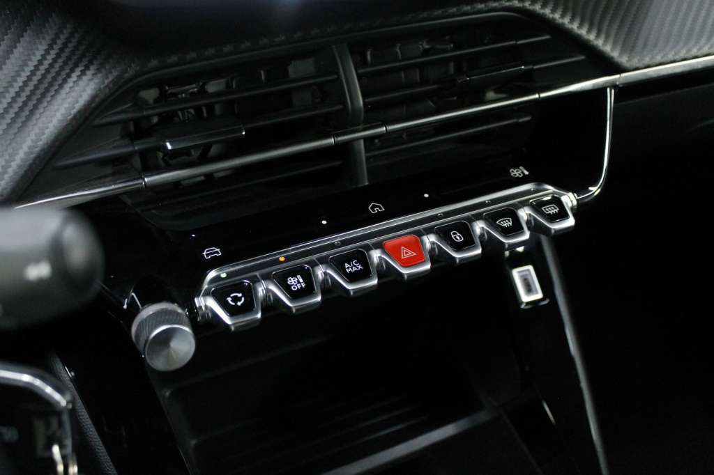 peugeot-2008-2024-gasolina-1199cc