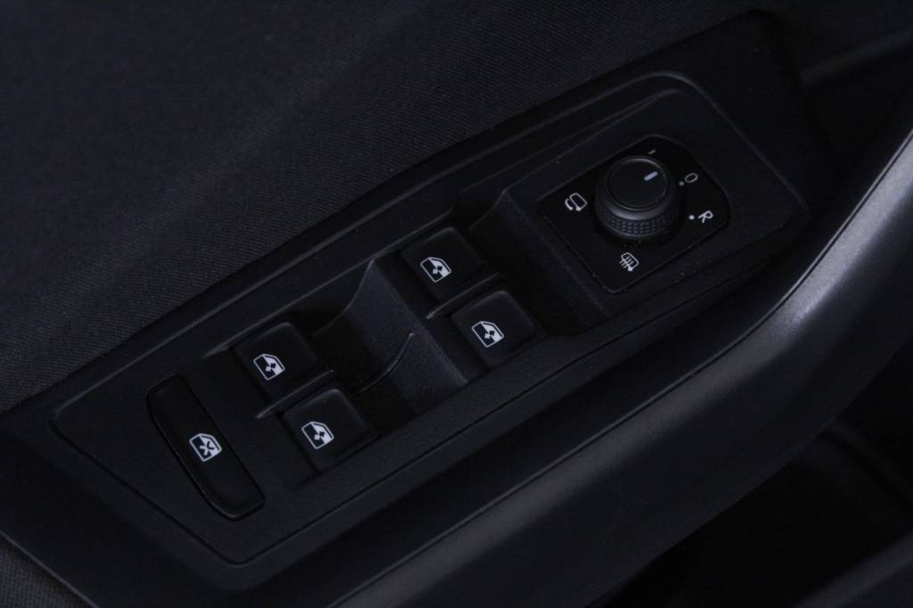 volkswagen-t-roc-2024-gasolina-999cc