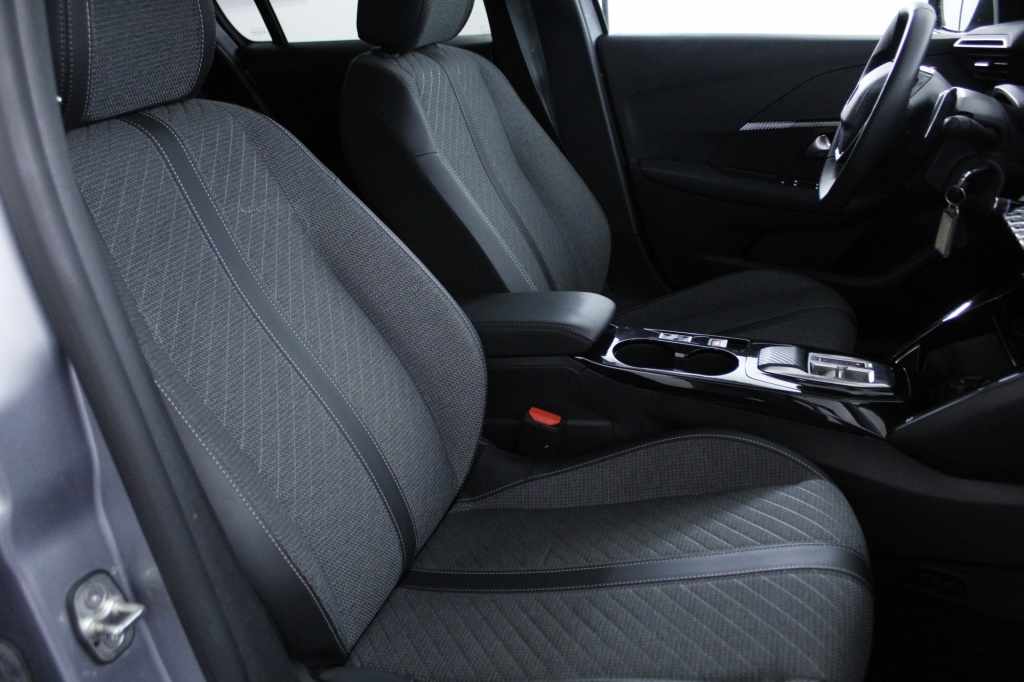 peugeot-208-2025-hibrido-1199cc
