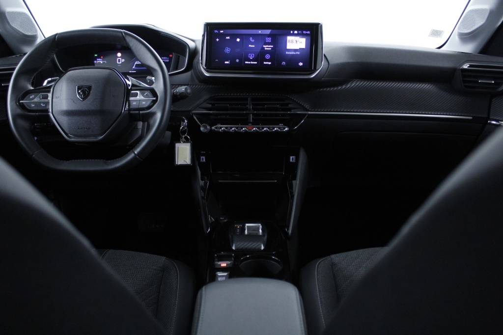 peugeot-208-2025-hibrido-1199cc