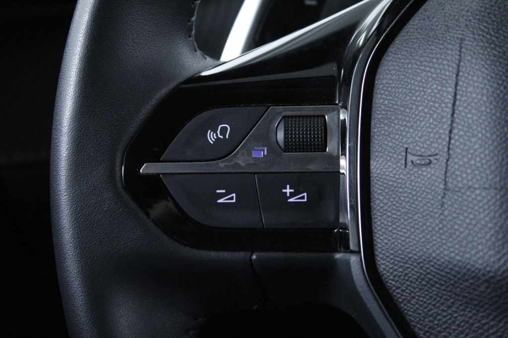 peugeot-208-2025-hibrido-1199cc