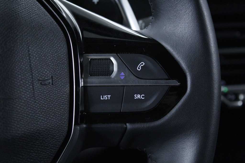 peugeot-208-2025-hibrido-1199cc