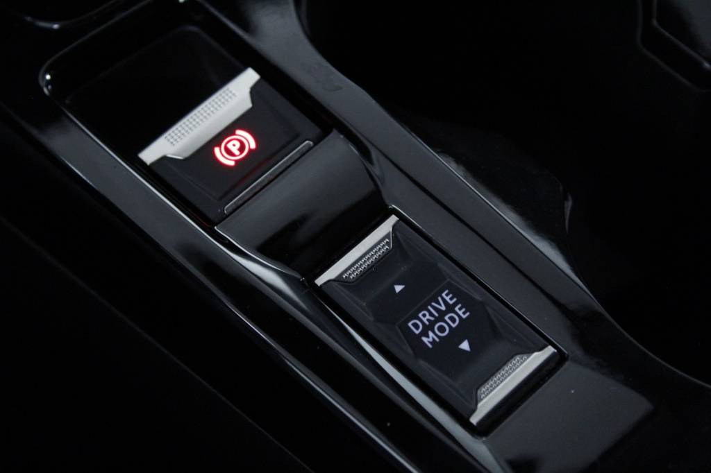 peugeot-208-2025-hibrido-1199cc